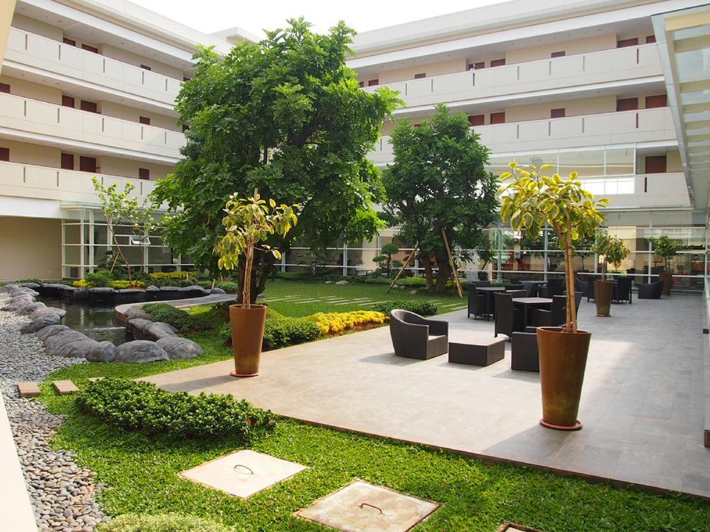 Treepark Serviced Apartment Karawang Eksteriør bilde
