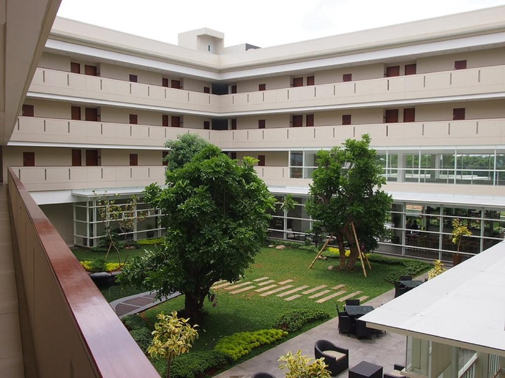Treepark Serviced Apartment Karawang Eksteriør bilde